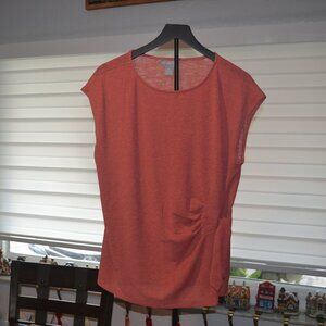 Pre-owned Liz Claiborne Women's top Size XL. Red/coral/rust texture appearance.